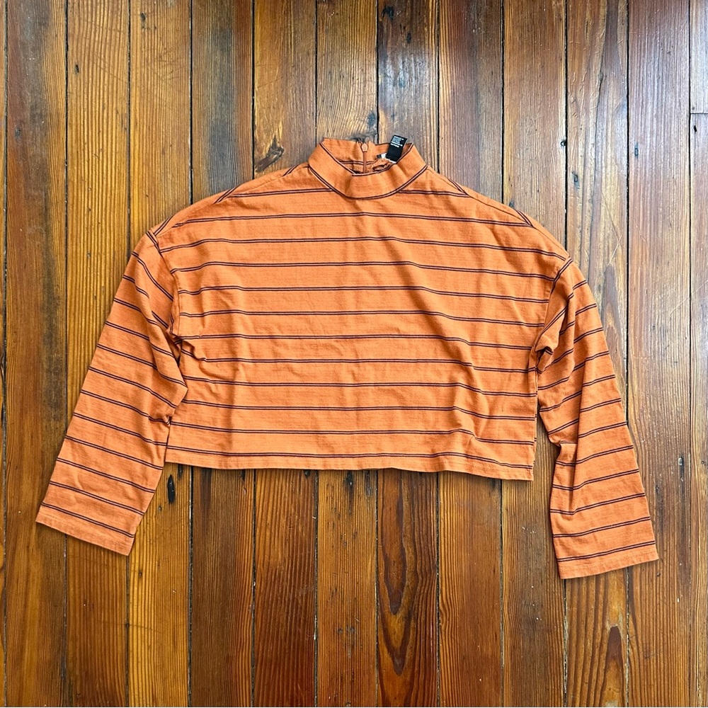 Forever 21 mock neck zip back cropped long sleeve pullover striped top Small